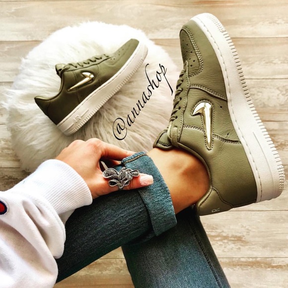 Nike Shoes - NWT Nike Air Force 1 Premium LX